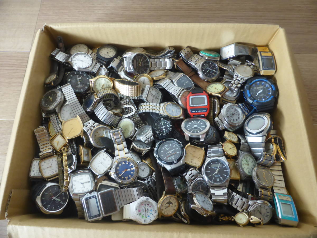 ジャンク時計　大量　国産ブランド SEIKO CITIZEN CASIO オリエント リコー ALBA のみ ONLY 200個以上☆