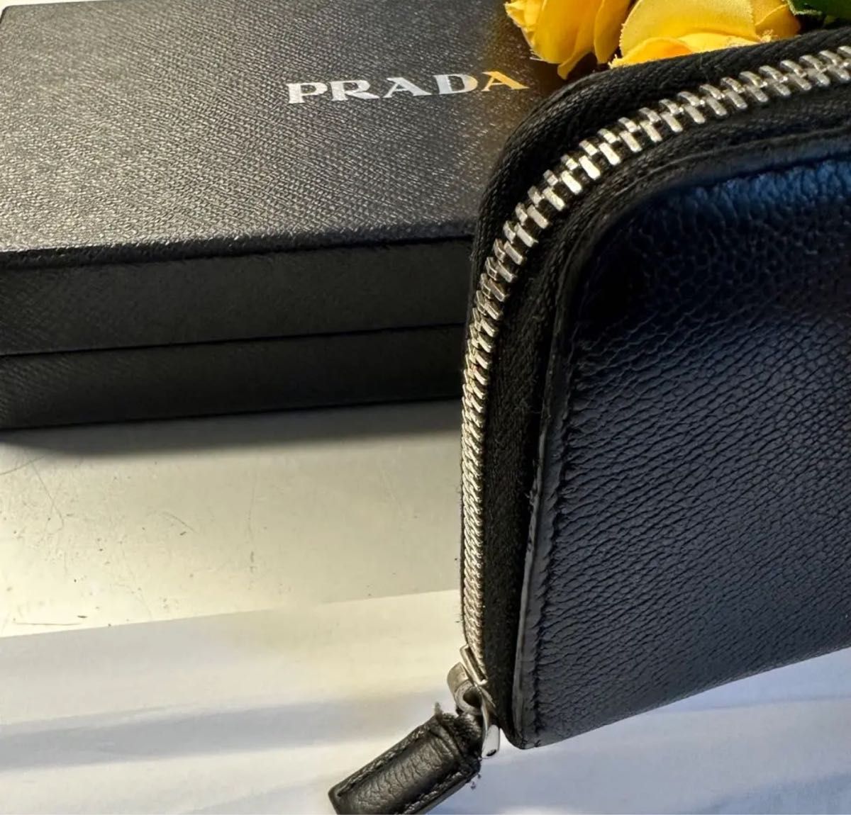 プラダ PRADA 財布 長財布 ロゴ金具 ラウンドファスナー|Yahoo!フリマ