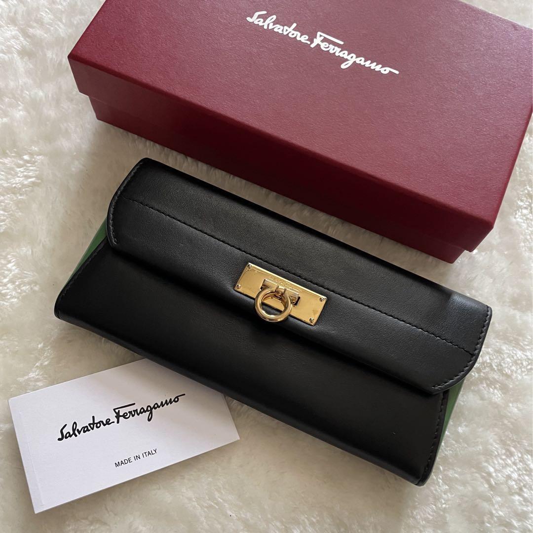 サルヴァトーレフェラガモ Salvatore Ferragamo 長財布 二つ折り財布