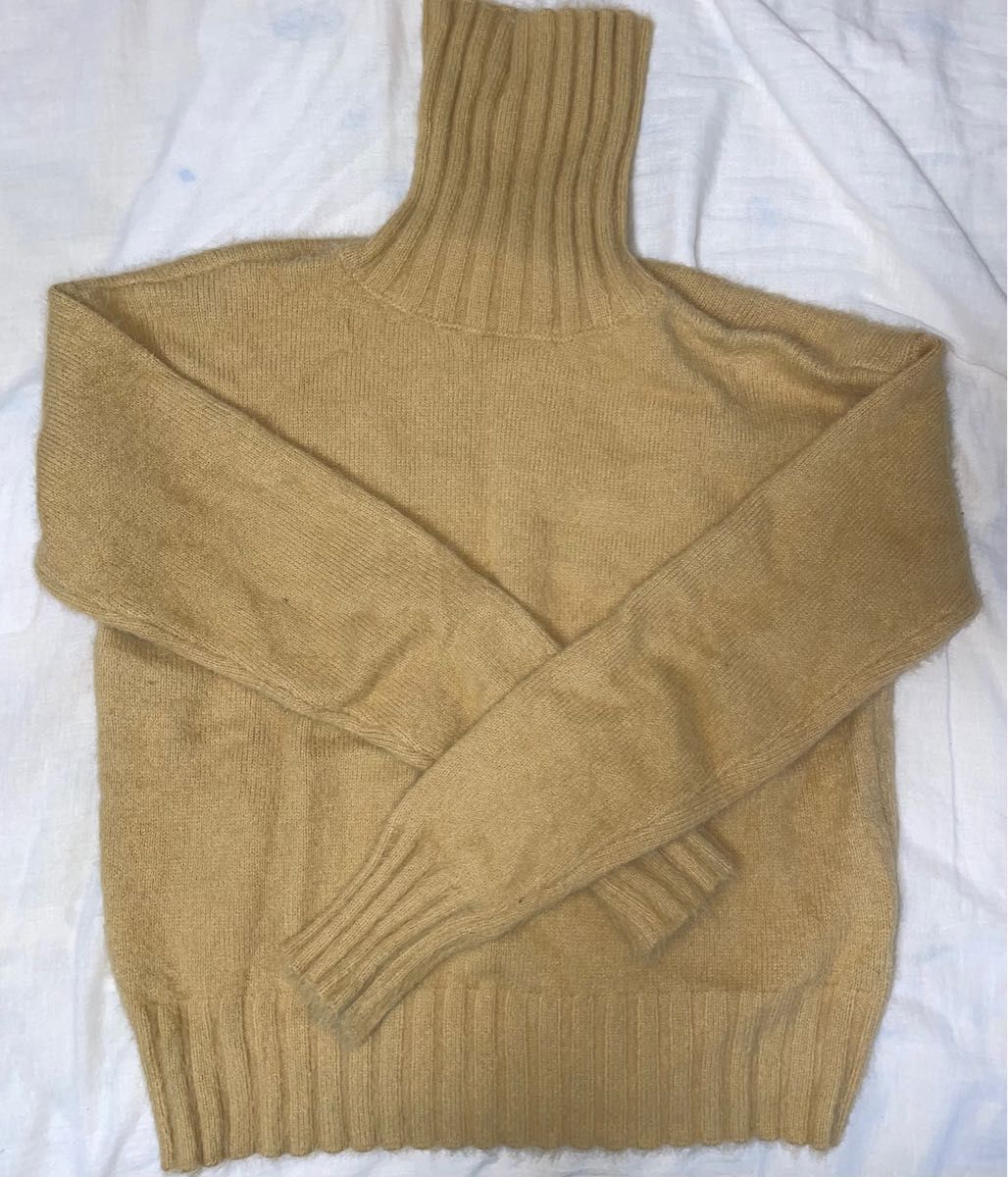 タートルネックセーター