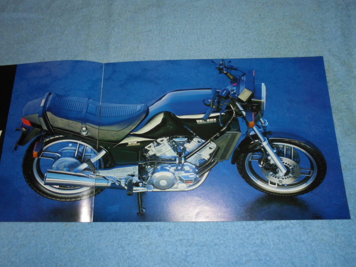 ★1982年▲14X ヤマハ XZ400 V2 バイク カタログ▲YAMAHA XZ400▲水冷 4サイクル V型2気筒 DOHC 398cc 45PS/前輪油圧式ダブルディスク_画像2