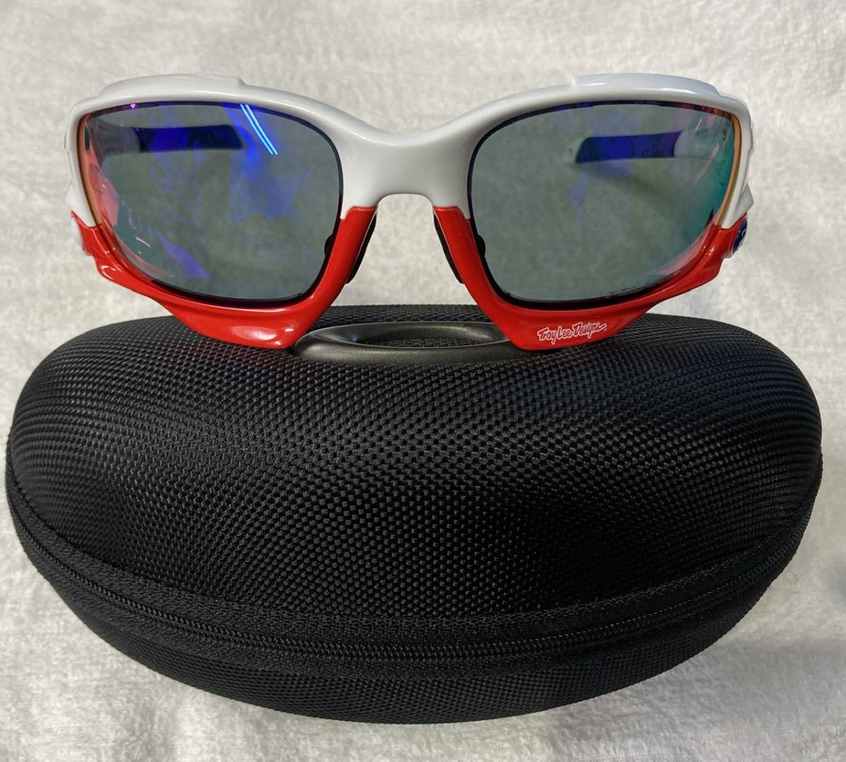 8750円 オークリー レーシングジャケット TROY LEE(トロイリー 8750円 オークリー レーシングジャケット TROY LEE(トロイリー