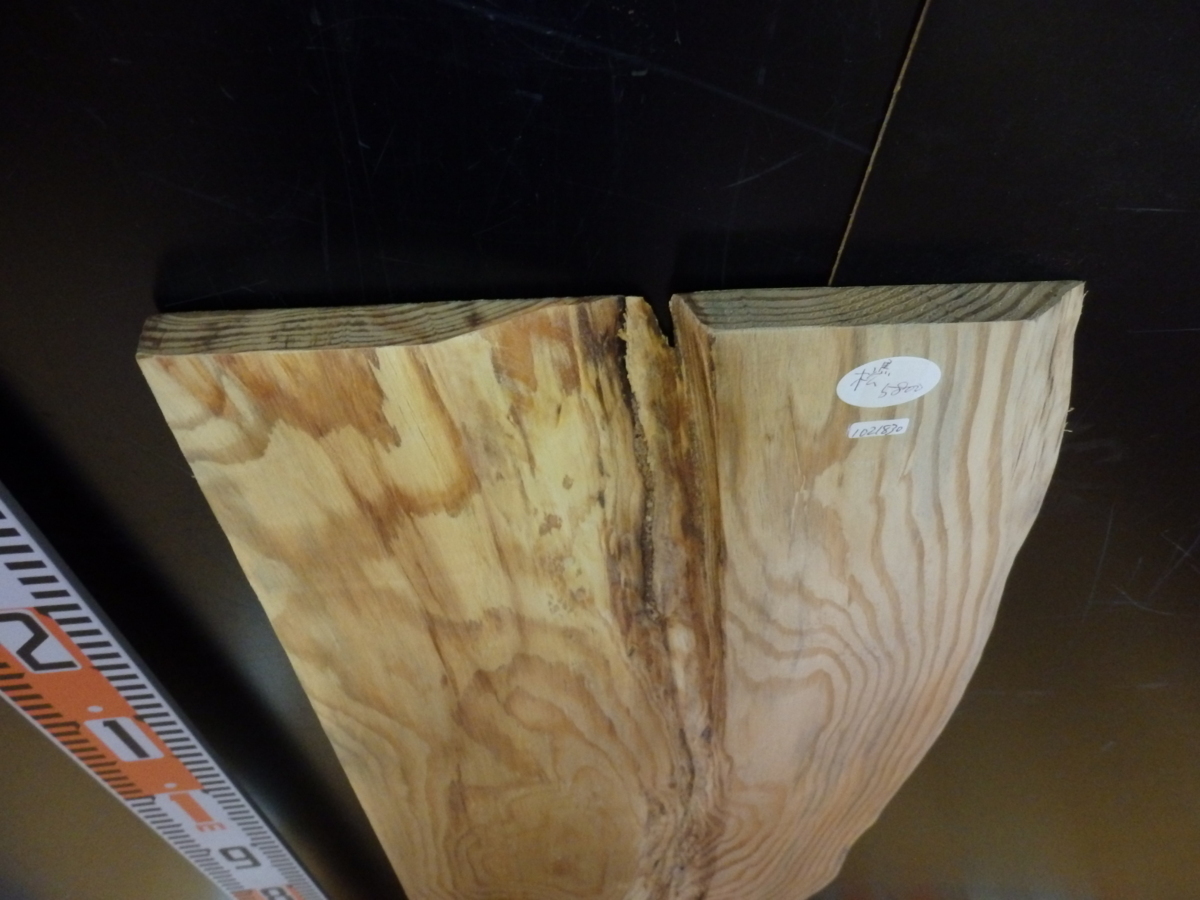 1021830 杉■約厚1.8cm☆無垢板１枚板 木材 板 DIY 板材 天板 棚板 テーブル 看板 花台など種類豊富！_画像7