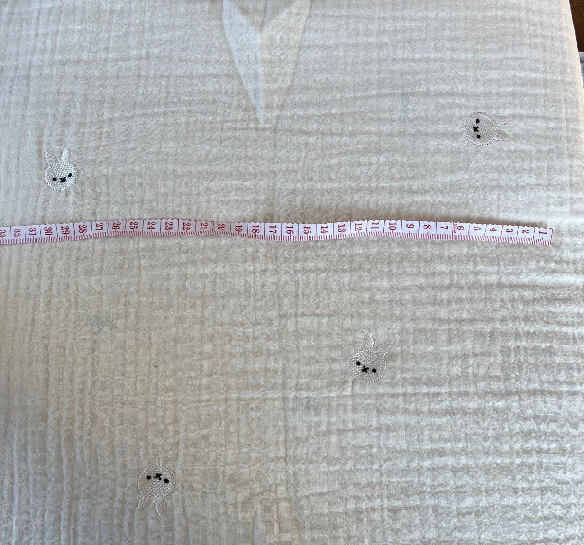 トリプルガーゼ　うさぎ刺繍　生地幅たっぷり165センチ×45センチ　韓国生地