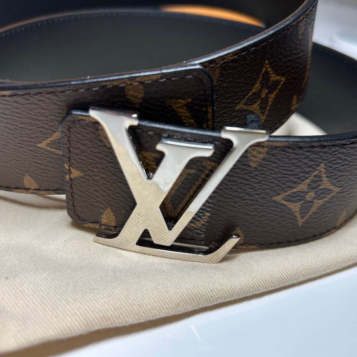 ルイヴィトン M9821U ベルト・LV イニシャル 40MM モノグラム-