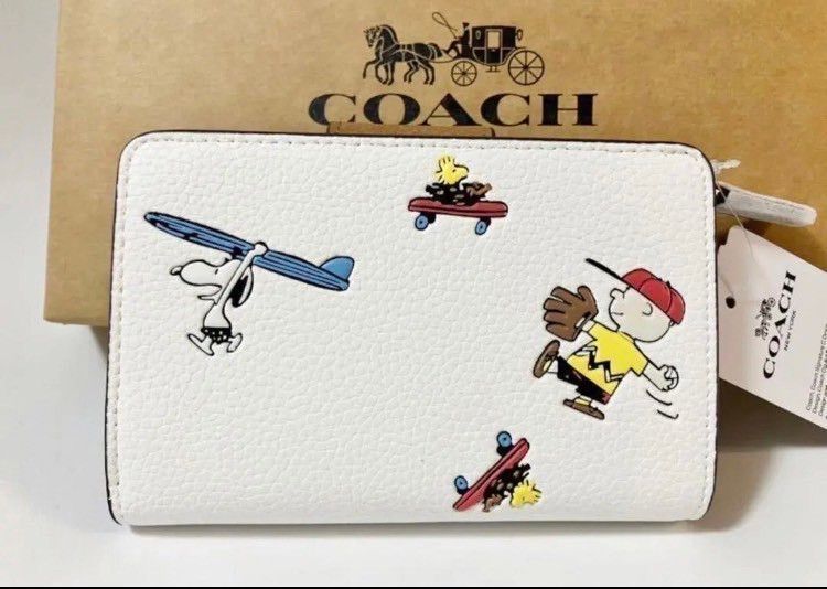 新品未使用】COACH 折財布 コーチxピーナッツコラボ スヌーピー