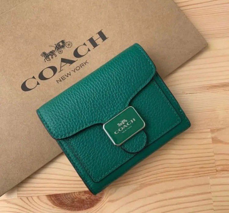 新品・美品】COACH コーチ 折り財布 ネオングリーン 緑色 二つ折り財布