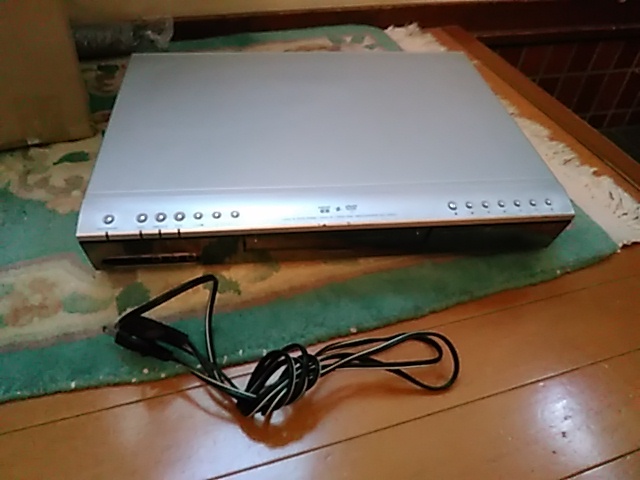 TOSHIBA 東芝 HDD&DVDビデオレコーダー RD-XS41　B-CASカード付き_画像1