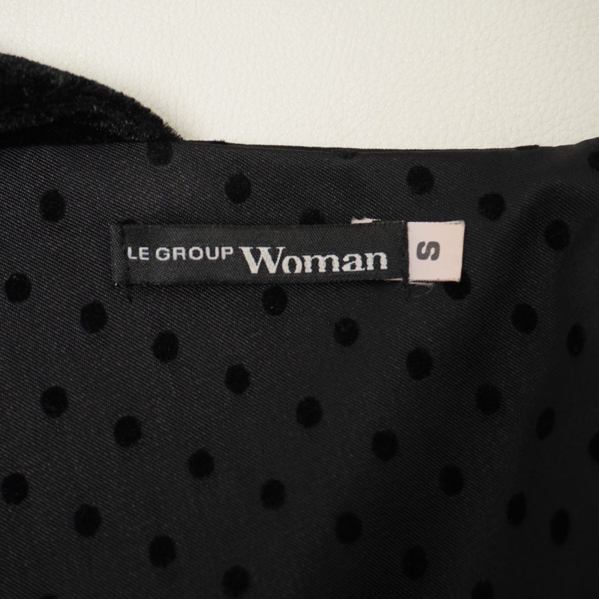 美品 LE GROUP WOMAN イタリア製 レースアップ 切替 ドット柄 肩開きタイトワンピース 膝丈 裏地あり レディース 黒 サイズS*JC289_画像6