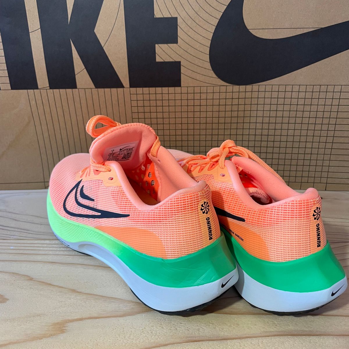 ナイキ ズーム フライ 5 NIKE W ZOOM FLY 5 Yahoo!フリマ（旧）-