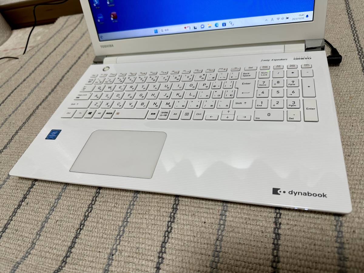 美品 Win11 Office2021 Win11対応CPU 2020年式 8G 新品M.2SSD256GB DVD USB3.0 Bluetooth テンキー Webカメラ 東芝 dynabook 年賀状 地デジ_画像2