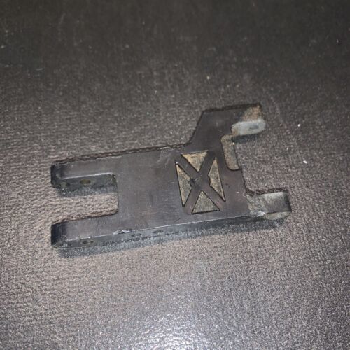 vintage yokomo 870c dogfighter Front Suspension arm (R or L) YZ10
