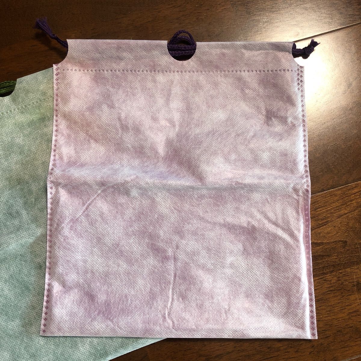 アメニティ 不織布防水巾着袋 二枚セットグリーン 緑 パープル 紫サイズ