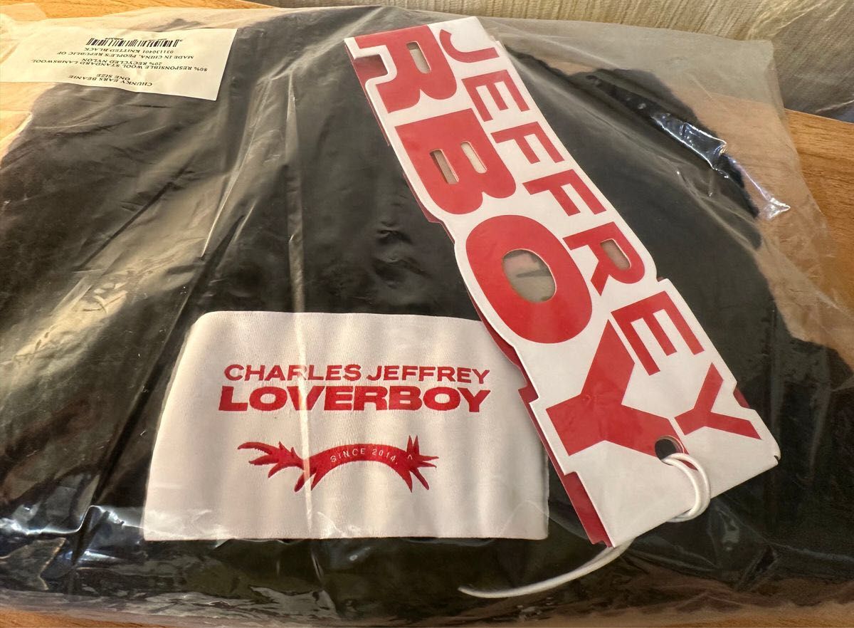 CHARLES JEFFREY LOVERBOY ネコ耳ニット帽 UK直輸入品 バッジ