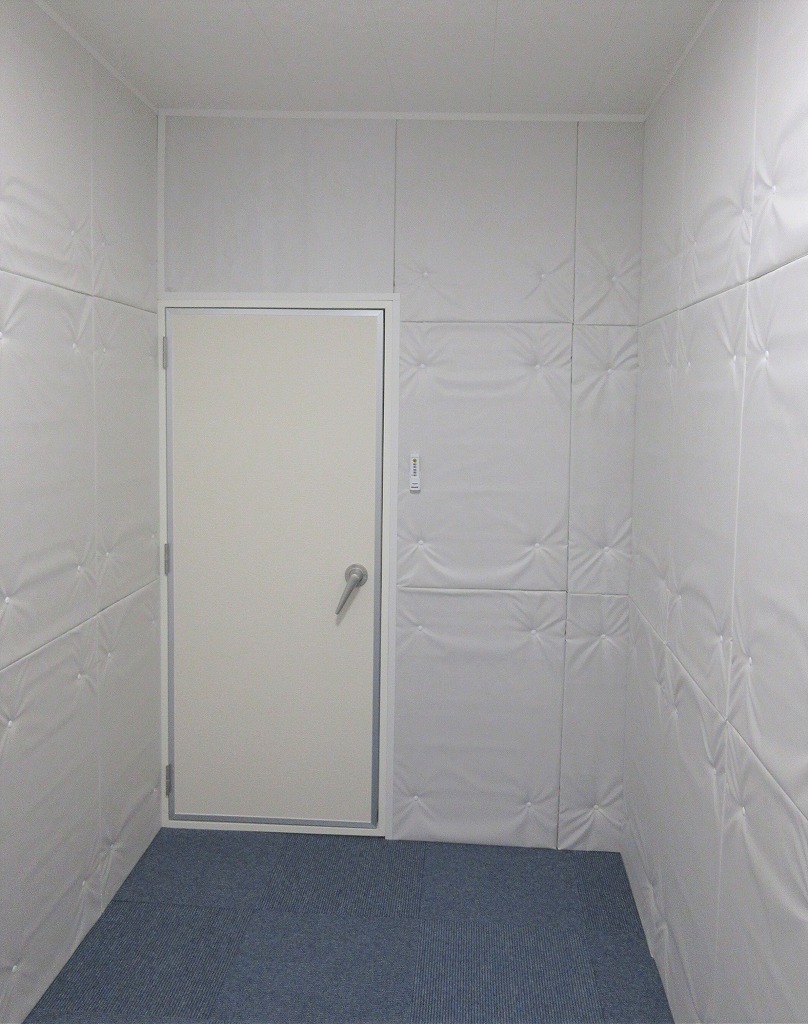 * soundproofing .* soundproofing Booth soundproofing performance :Dr-40 product 1 tatami type special price . hope. size . order made! *