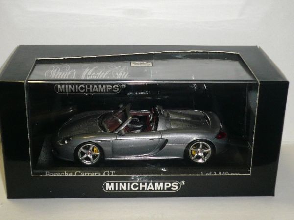 通販でクリスマス Porsche MINICHAMPS 1/43 Carrera グレーメタリック