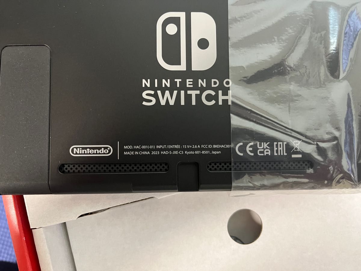 美品】2023年製 NINTENDO SWITCH HAD-S-KA バッテリー強化版 箱小型版