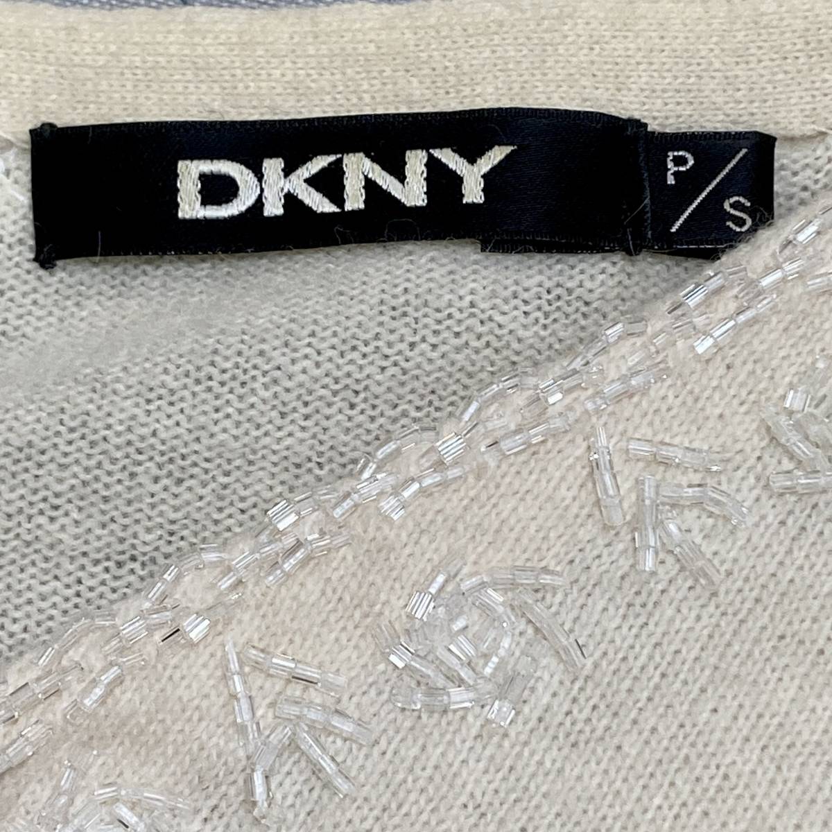 *DKNY Anne gola. wool . minute sleeve cardigan biju- ornament eggshell white S*