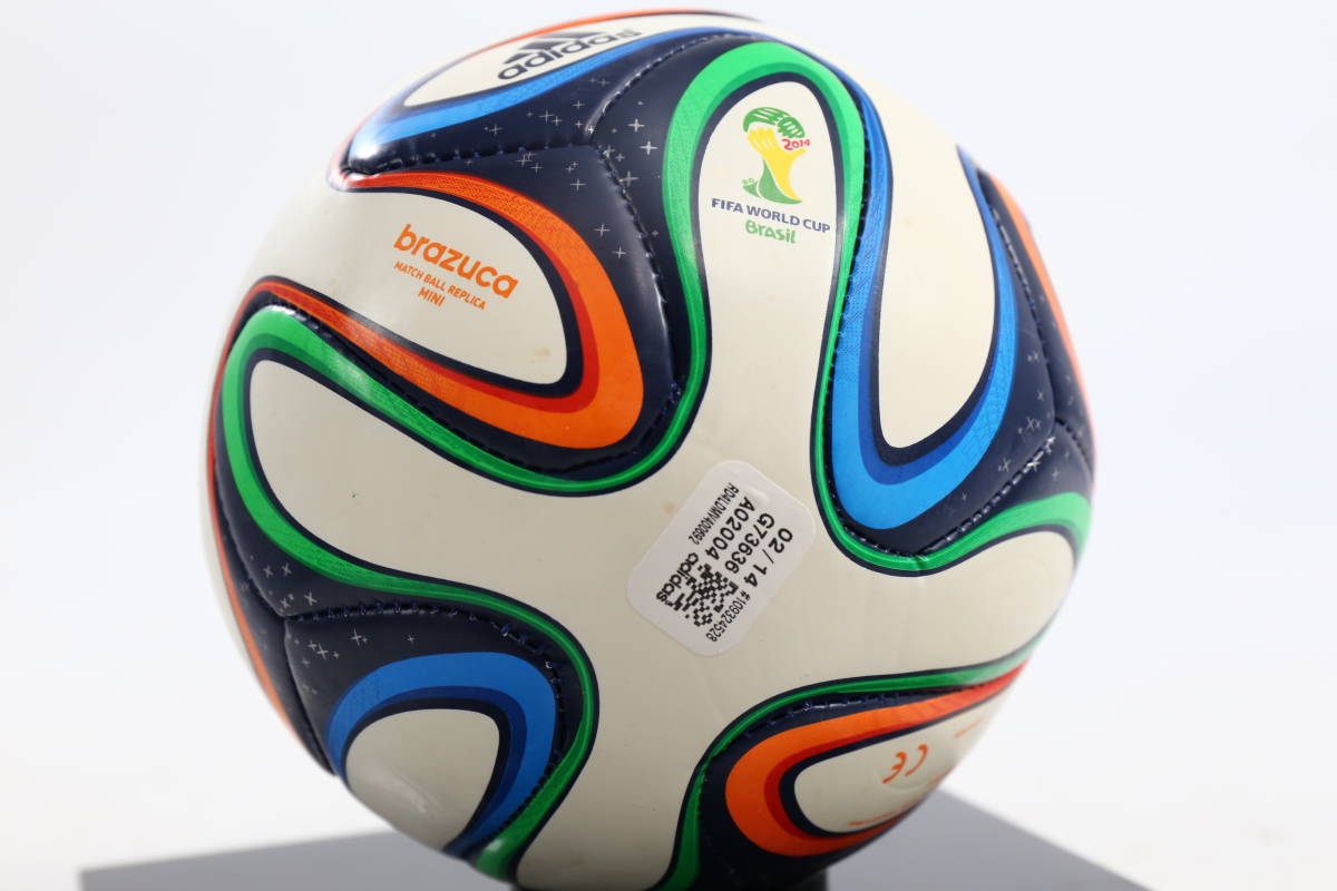管102304/Adidas Brazuca FIFA 2014 World Cup Official Match Soccer Ball /サイズ1/記念ボールの画像10