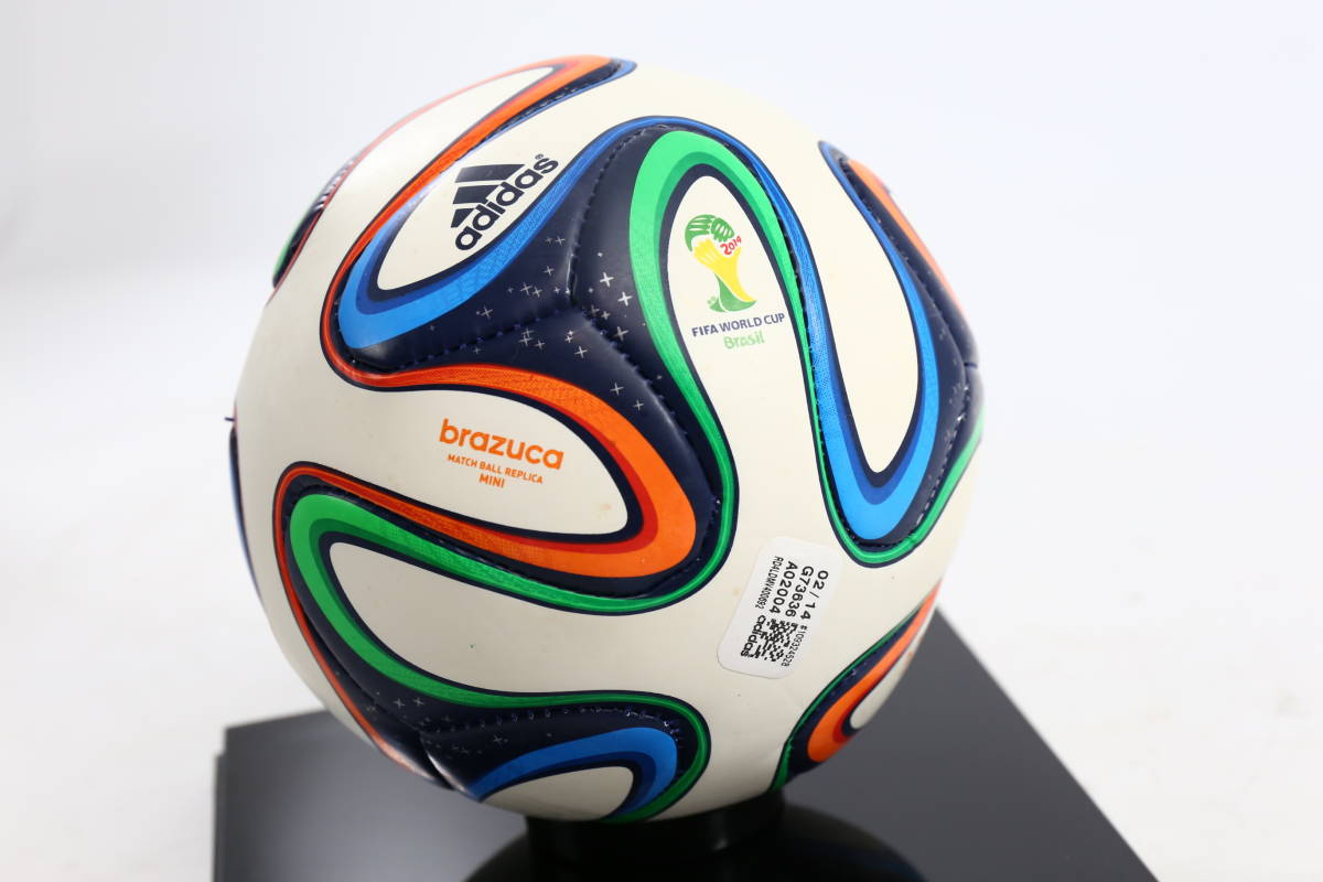 管102304/Adidas Brazuca FIFA 2014 World Cup Official Match Soccer Ball /サイズ1/記念ボールの画像8