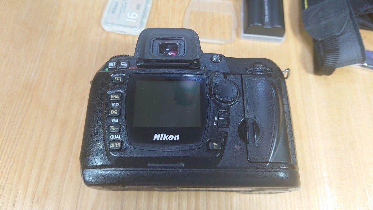 Nikon D70S レンズキット 美品 元箱付属品全部あり ショット数6300弱