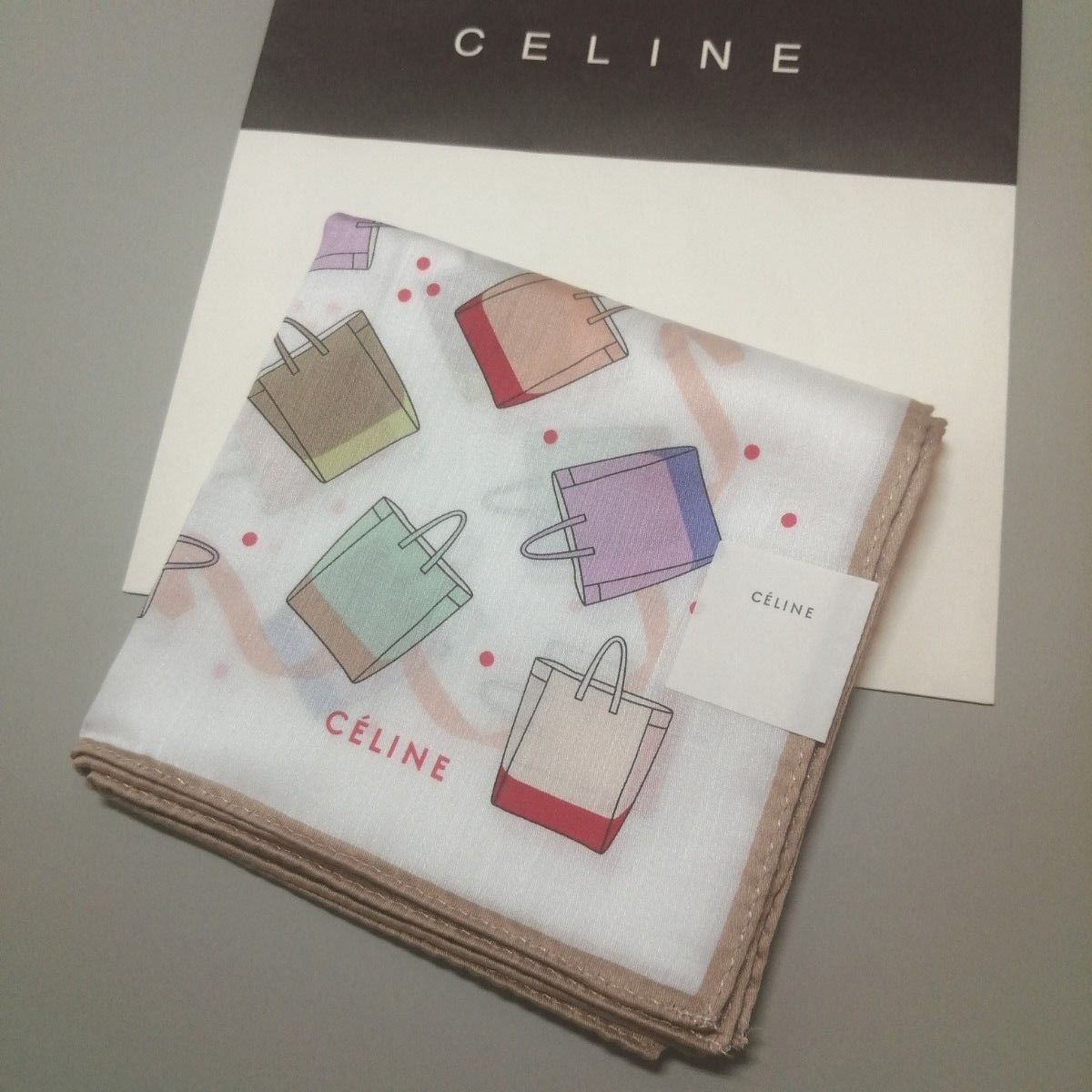 新品未使用】CELINE セリーヌ ハンカチ【おまとめ購入可 新品未使用】CELINE セリーヌ ハンカチ【おまとめ購入可