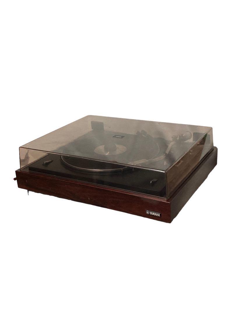 YAMAHA YP-700 record player 