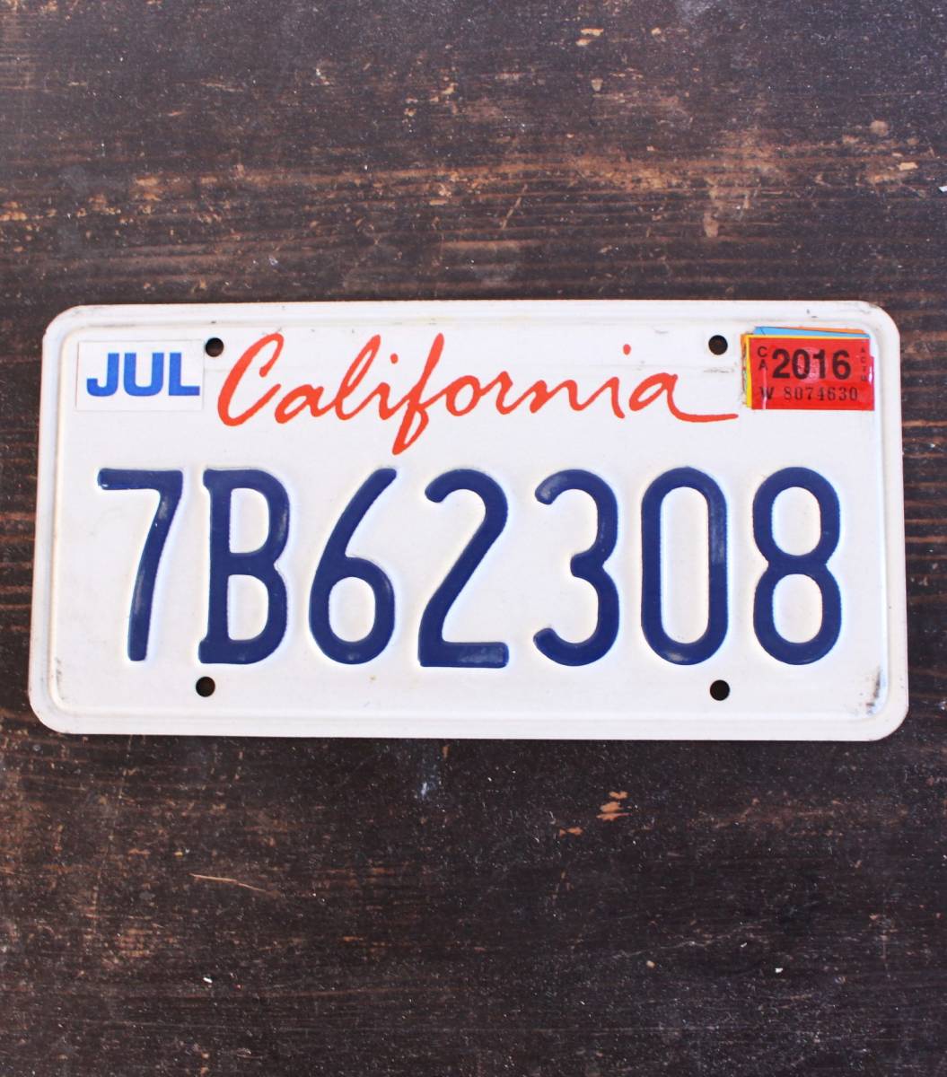 【クリックポスト 送料無料】* カリフォルニア ナンバープレート 2016年 ライセンスプレート カープレート CALIFORNIA 「7B62308」 128_画像1