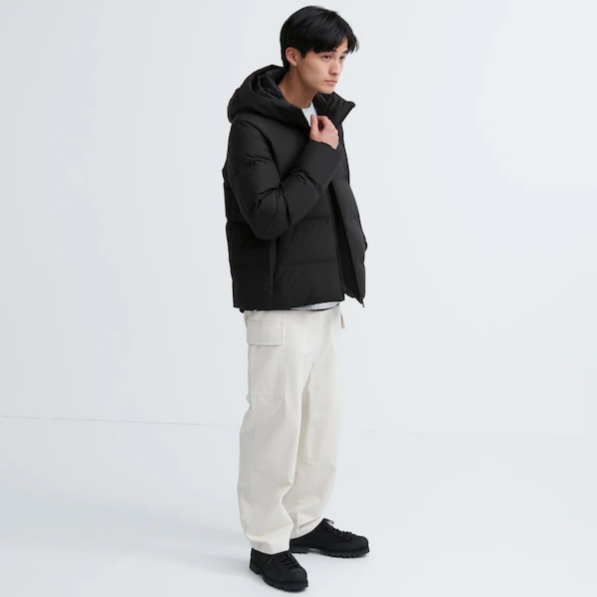 UNIQLO ユニクロ 2023 シームレスダウンパーカ(3Dカット)L UNIQLO ユニクロ 2023 シームレスダウンパーカ(3Dカット)L