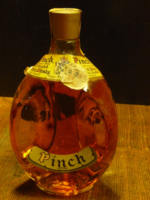 「Pinch」 ピンチ（Dimple）1960～70年代 4/5QUART 86°PROOF ヘイグの上位グレンキンチー・グレンロッシー 50年程度昔か　Pinch台-0930-A_画像6