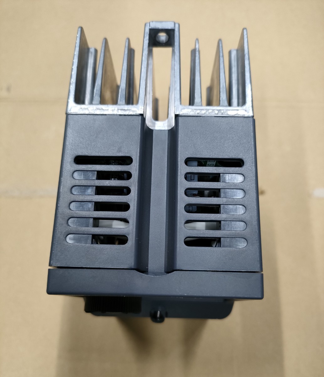 三菱電機 インバータ FR-D720-0 4K MITSUBISHI 三菱 三菱 三菱電機 インバータ FR-D720-0 4K MITSUBISHI 三菱 三菱