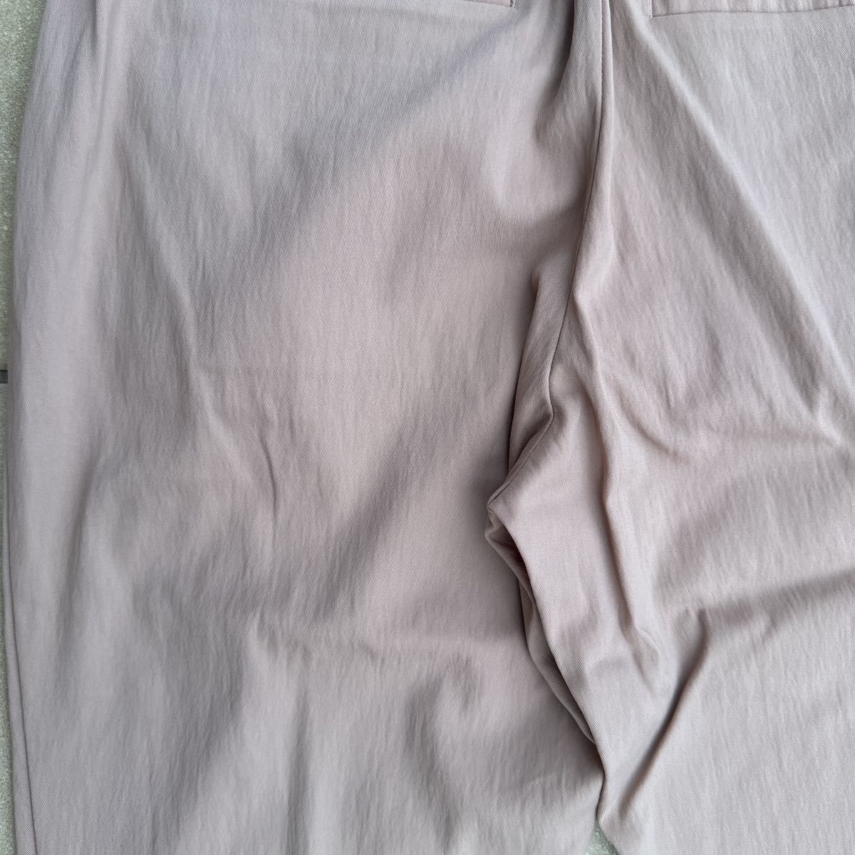 новый товар бирка не прибывший INDIVI Indivi [.... брюки ...] сирень расческа - tuck конические брюки 2021SS размер 36 бежевый обычная цена,14.850 иен 