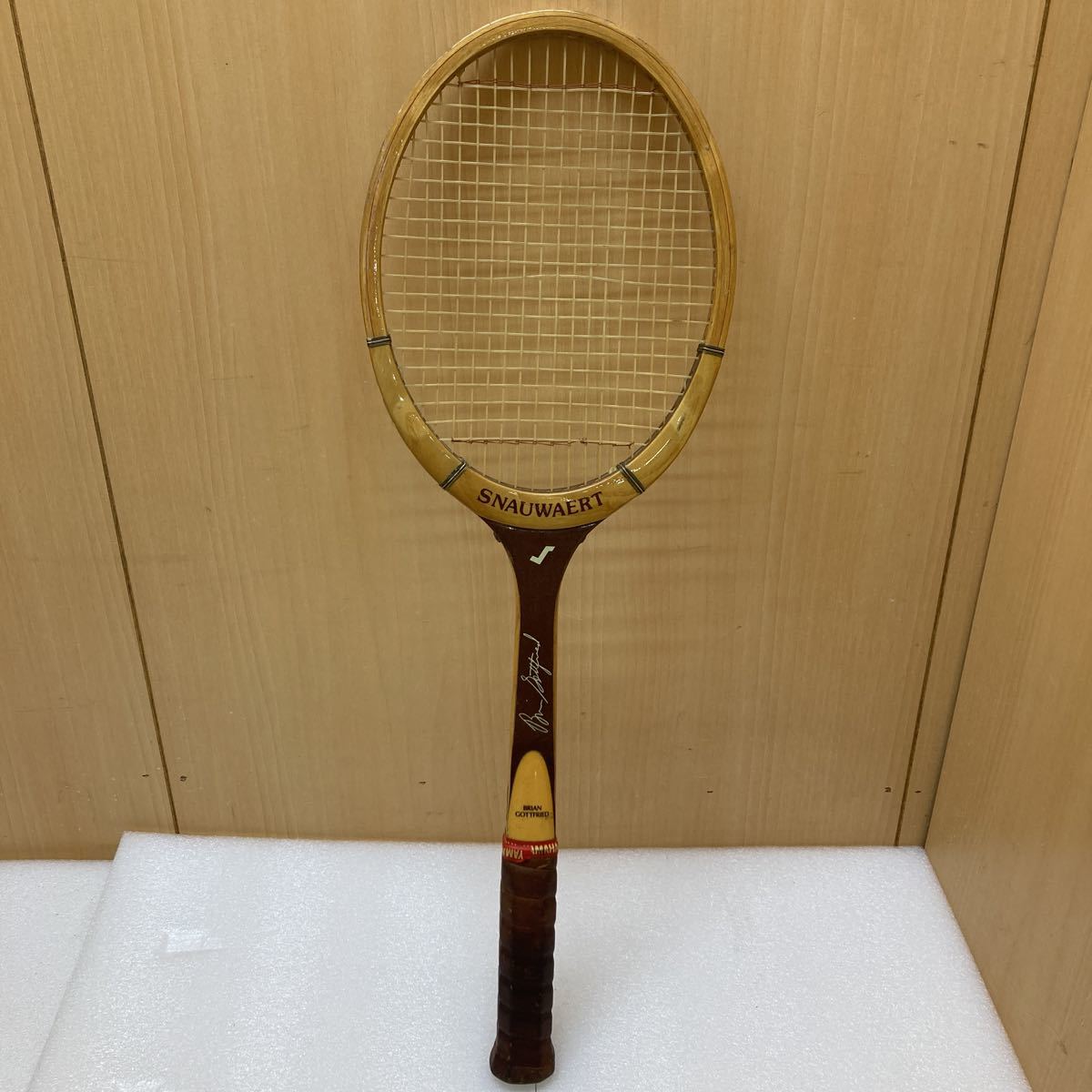 YK1269 ビンテージ　スノワート 木製ラケット SNAUWAERT テニス 硬式ラケット LM-5 レトロ　現状品_画像1