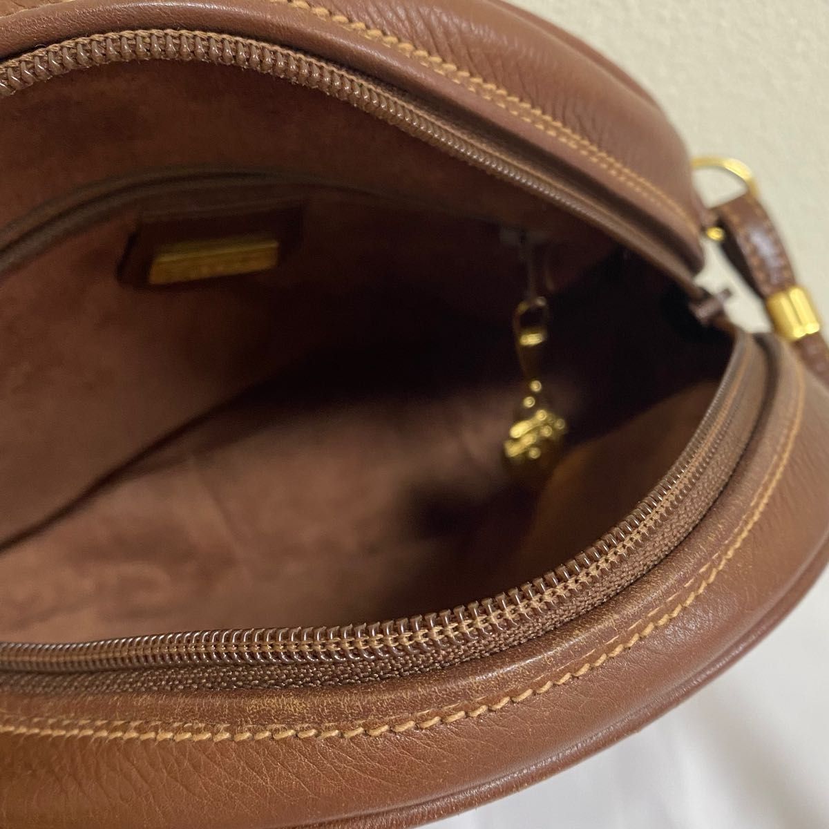 美品】GUCCI オールドグッチ 丸型 ラウンド ショルダーバッグ 美品】GUCCI オールドグッチ 丸型 ラウンド ショルダーバッグ