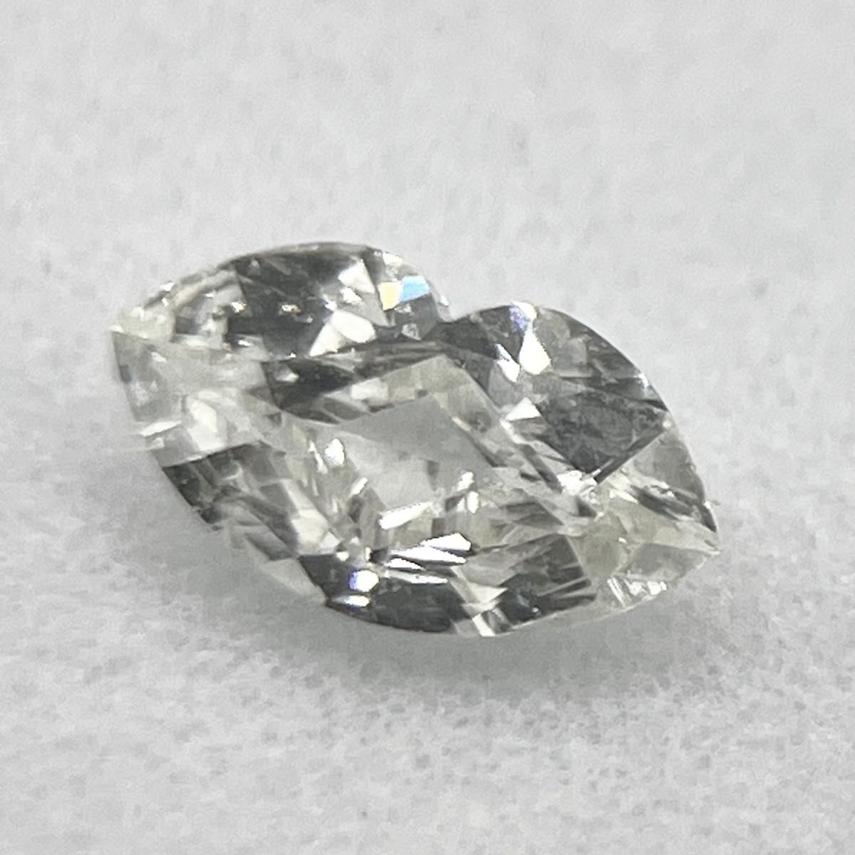 ダイヤモンド　ルース　リップ型　0.204ct
