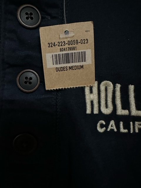 Hollister ホリスター Tシャツ USA直輸入 ネイビー DUDES MEDIUM 新品未使用品 綿100％ 送料無料 海外直輸入品 長袖Tシャツ 男女兼用 長袖_画像3