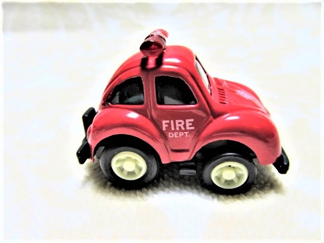 即決 ミニカー　FIRE DEPT. 赤 消防車 プルバックカー　_画像3