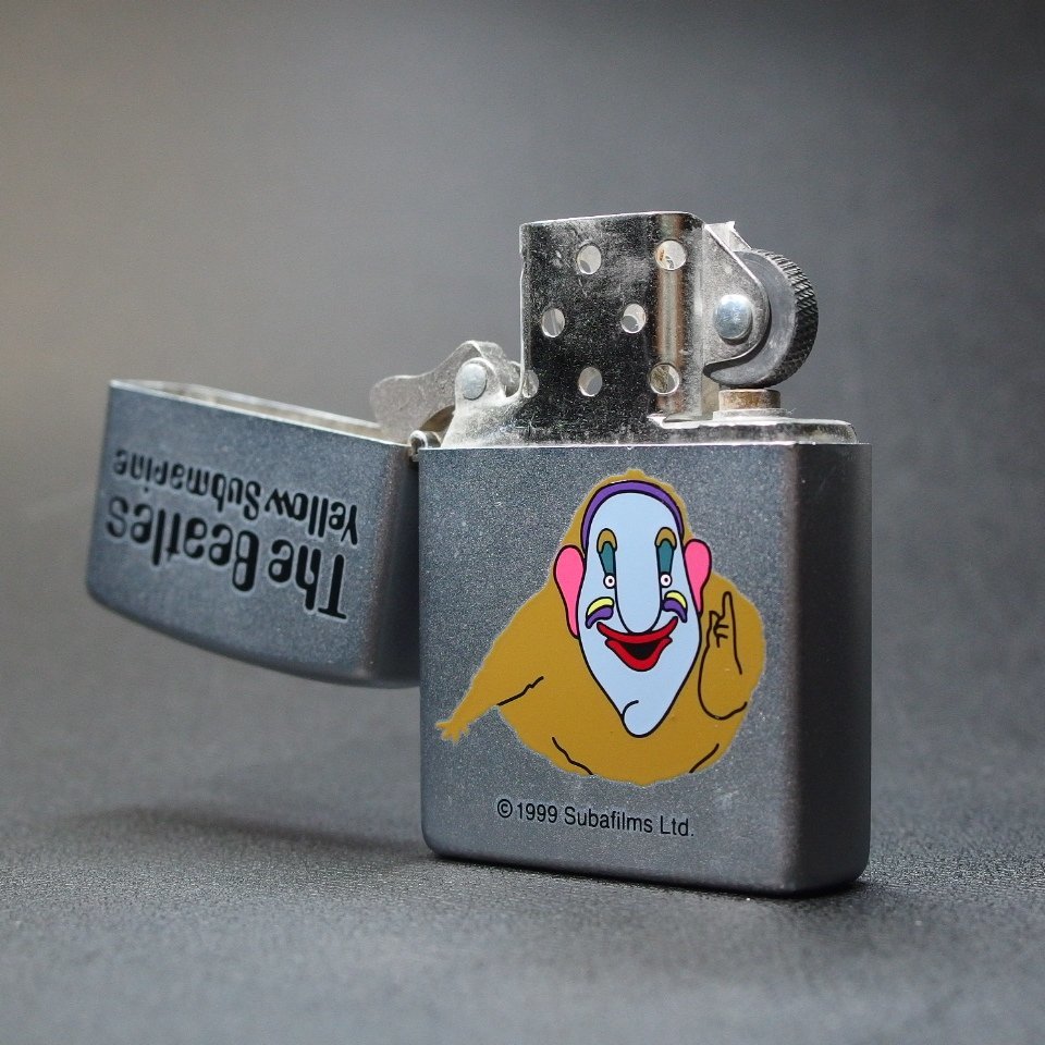 【未使用保管品 希少品 ビートルズ イエローサブマリン】ZIPPO ジッポ オイルライター シルバーカラー 喫煙グッツ 煙草 ライター 「22449」_画像3