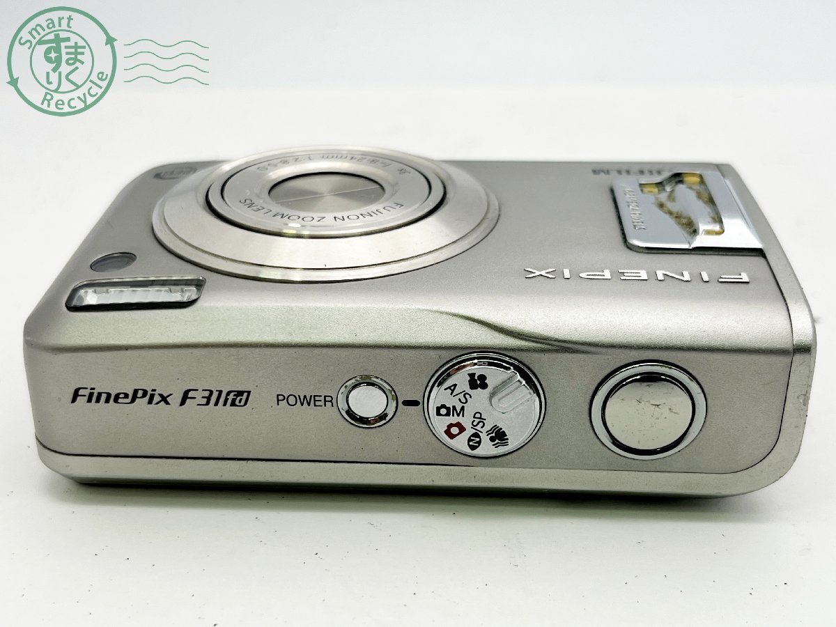 10422518　■ FUJIFILM 富士フィルム FinePix F31fd デジタルカメラ バッテリー付き 通電未確認 カメラ ジャンク_画像3