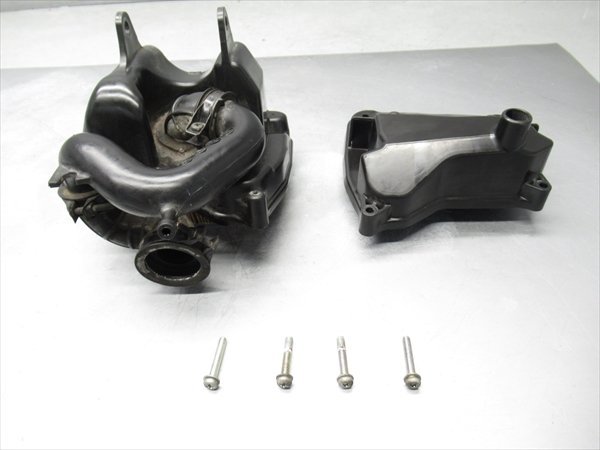 A2R5-1004 ホンダ スーパーカブ50 C50 Fi エアクリーナーボックス 純正品 【AA01-179～ 3速セル無 C50S8 動画有】_画像1