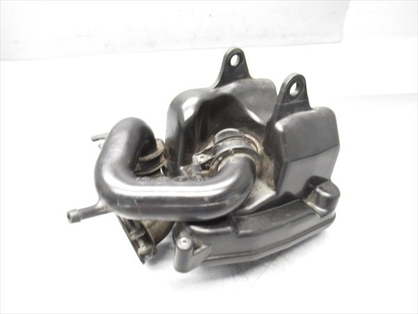 A2R5-1004 ホンダ スーパーカブ50 C50 Fi エアクリーナーボックス 純正品 【AA01-179～ 3速セル無 C50S8 動画有】_画像2