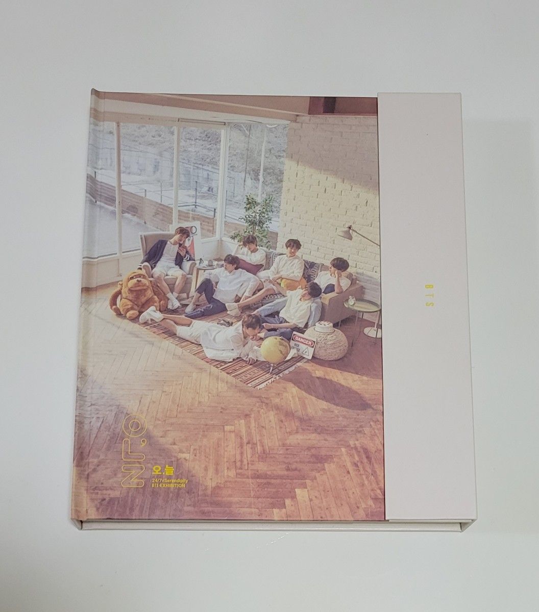 2018 BTS EXHIBITION BOOK 展示会 オヌル 写真集 生写真付き 公式品