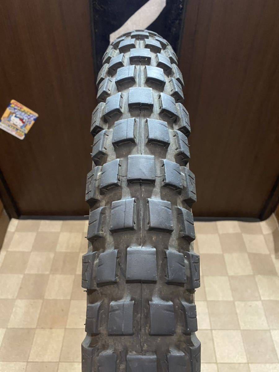 中古MCタイヤ 2022年製造 MICHELIN ANAKEE WILD 90/90-21 ミシュラン アナキー ワイルド 90 90 21 1122 K4232の画像1