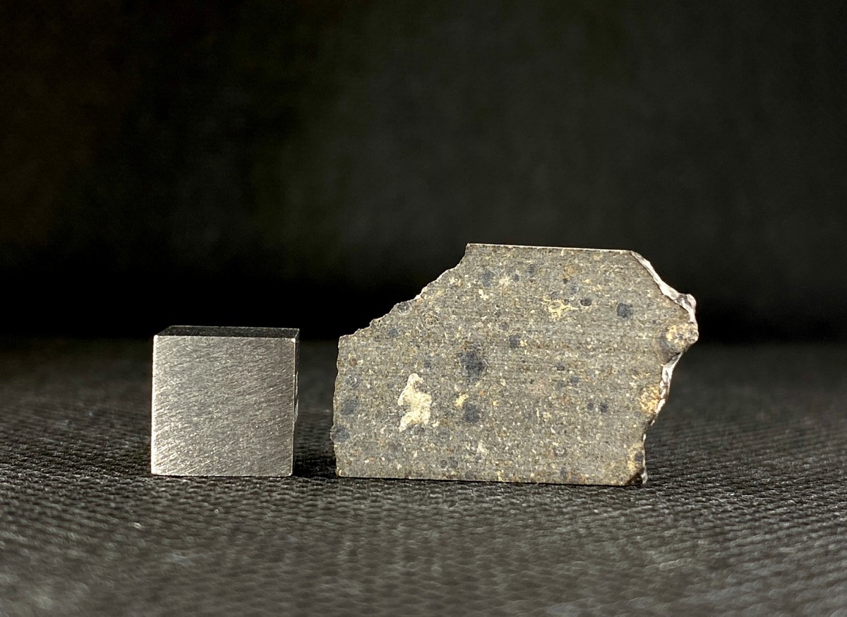 貴重 CK6 NWA11535 炭素質 隕石 コンドライト メテオライト 石質隕石 モロッコ 2.0g 天然石 宇宙由来 パワーストーン 鉱物標本 スライス_画像4