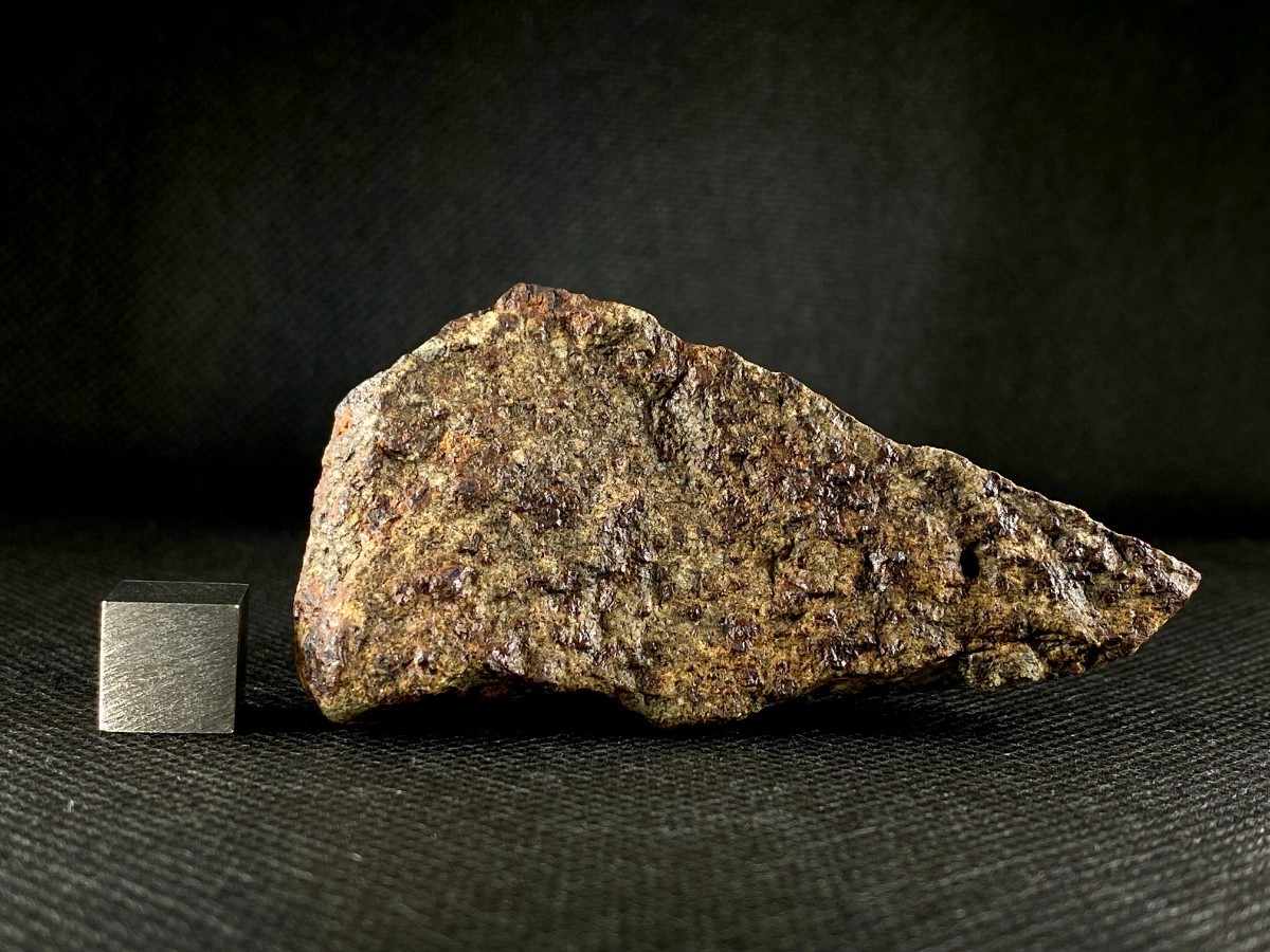 希少 L6 コンドライト 隕石 NWA7650 天然石 メテオライト 88.2g 石質隕石 モロッコ 天然石 宇宙由来 パワーストーン 原石 鉱物標本_画像3