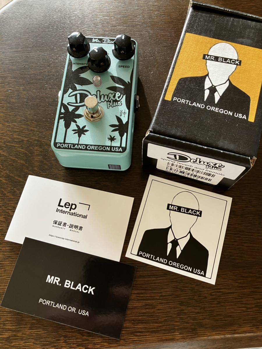 Mr.Black Deluxe Plus トレモロ+リバーブ 2in1