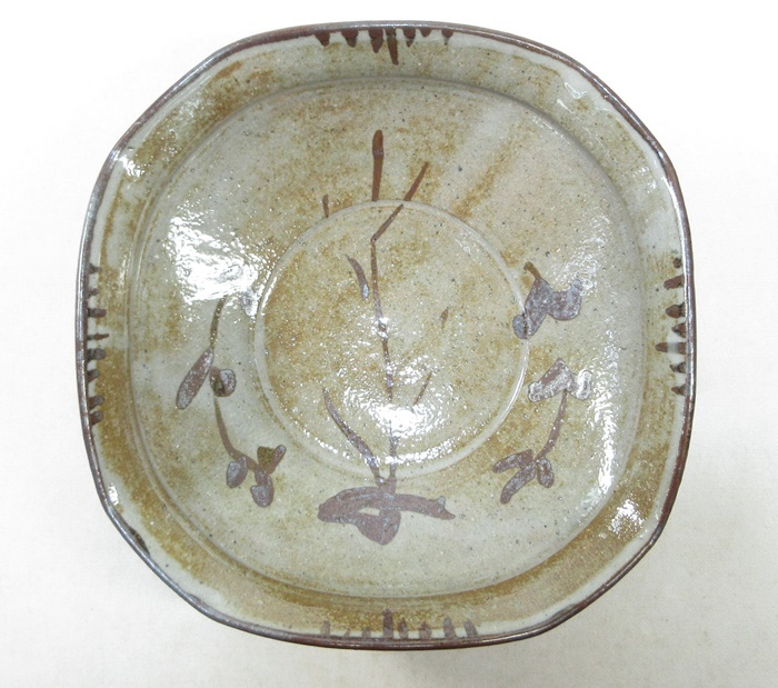 G0128】唐津焼 名工 西岡小十 絵唐津 四方 深皿 西岡良弘 斑唐津 G0128】唐津焼 名工 西岡小十 絵唐津 四方 深皿 西岡良弘 斑唐津