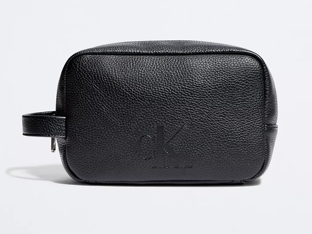 日本未発売　直営　Calvin Klein All Day Dopp Kit　高級 セカンドバック　本物をお届けします!!