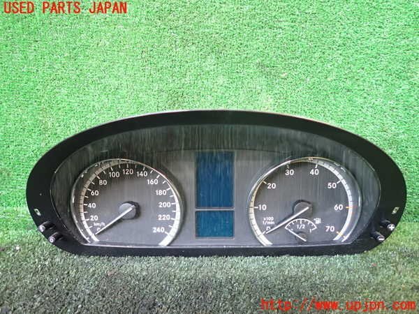 1UPJ-10306170]ベンツ V350(639350C W639)スピードメーター