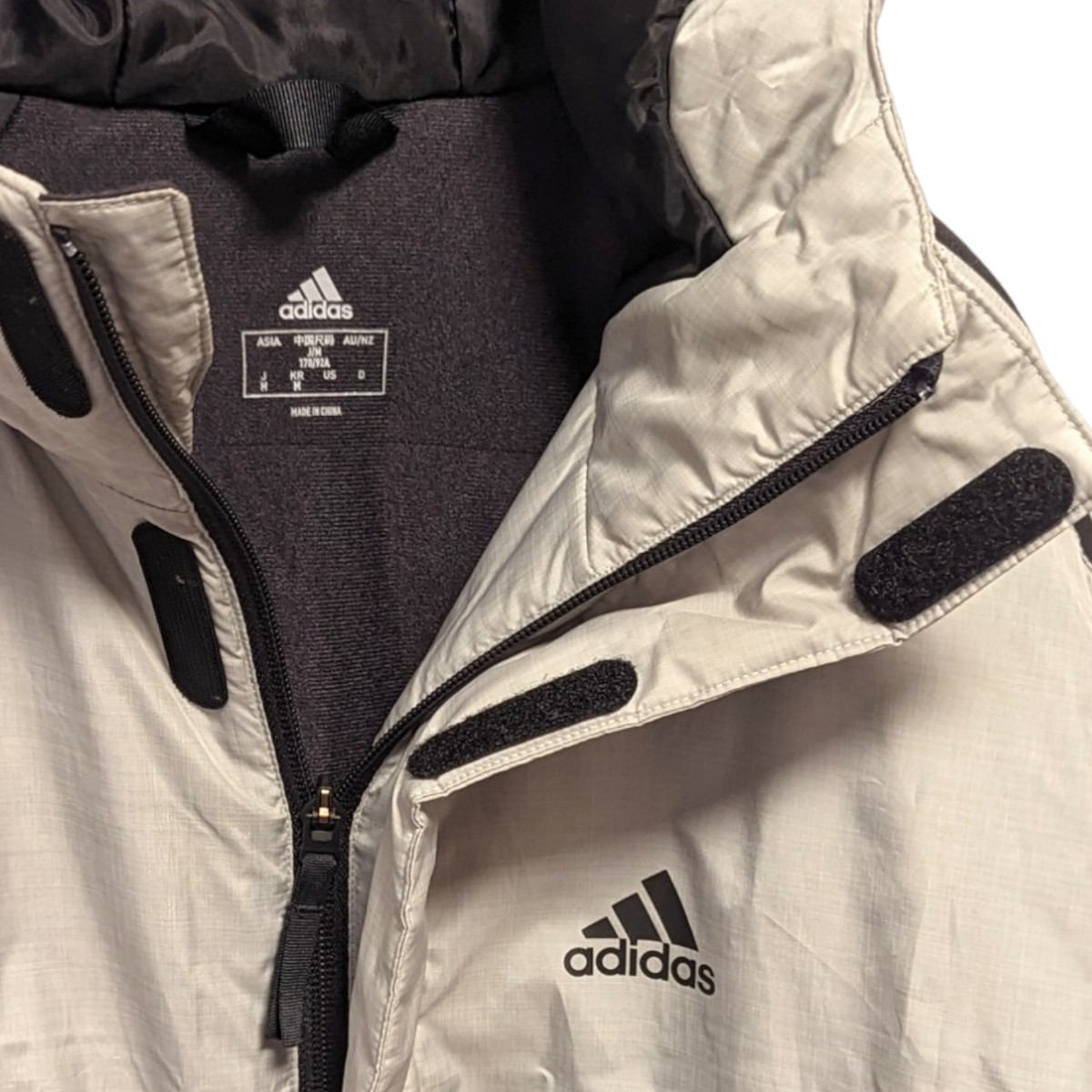 ■冬物40％OFF 最終価格■　adidas アディダス ベンチコート グレー Mサイズ 防寒アウター　メンズアウター　ロングコート　adidasコート　_画像9